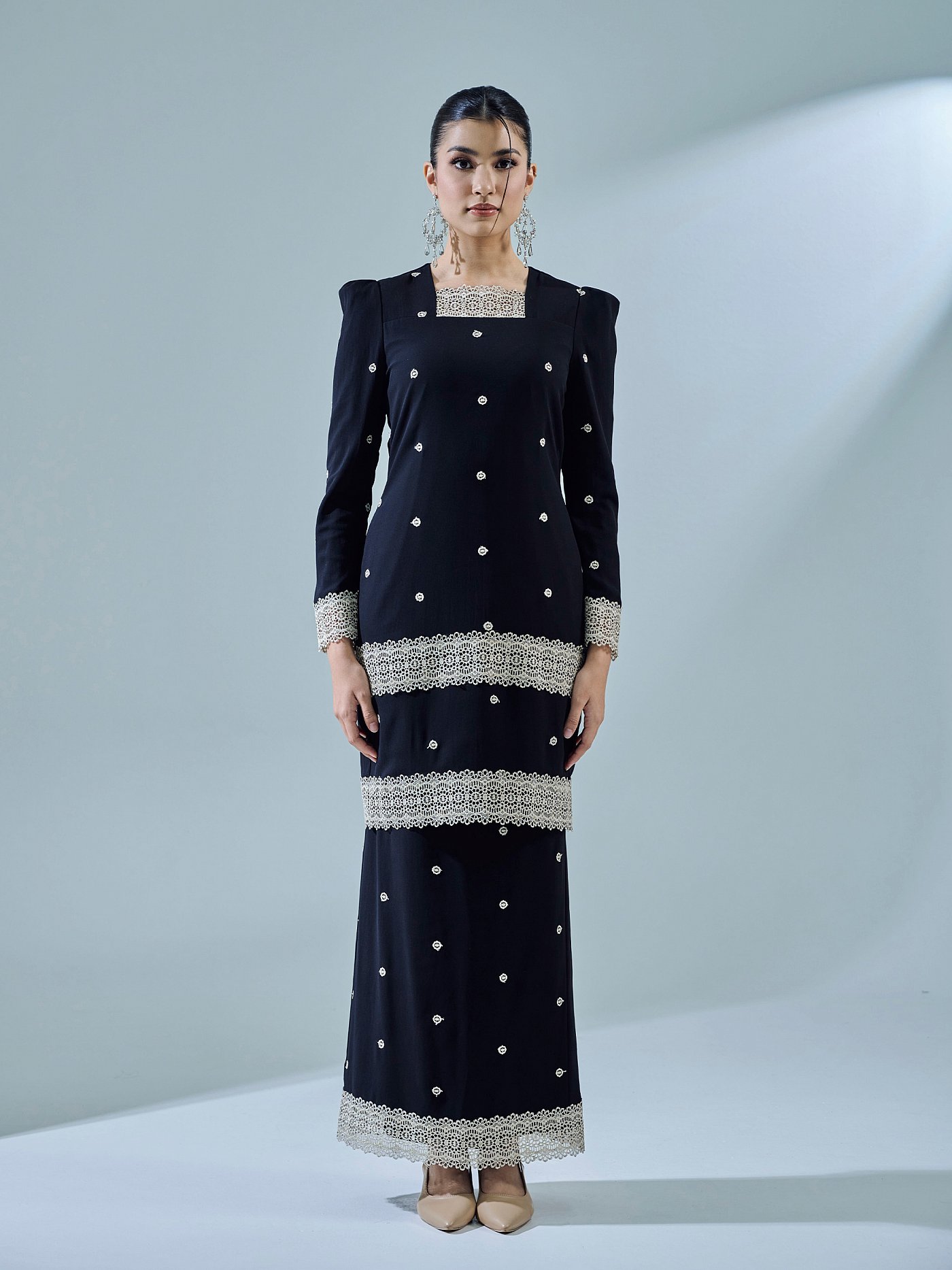 HELLYNA KURUNG - BLACK