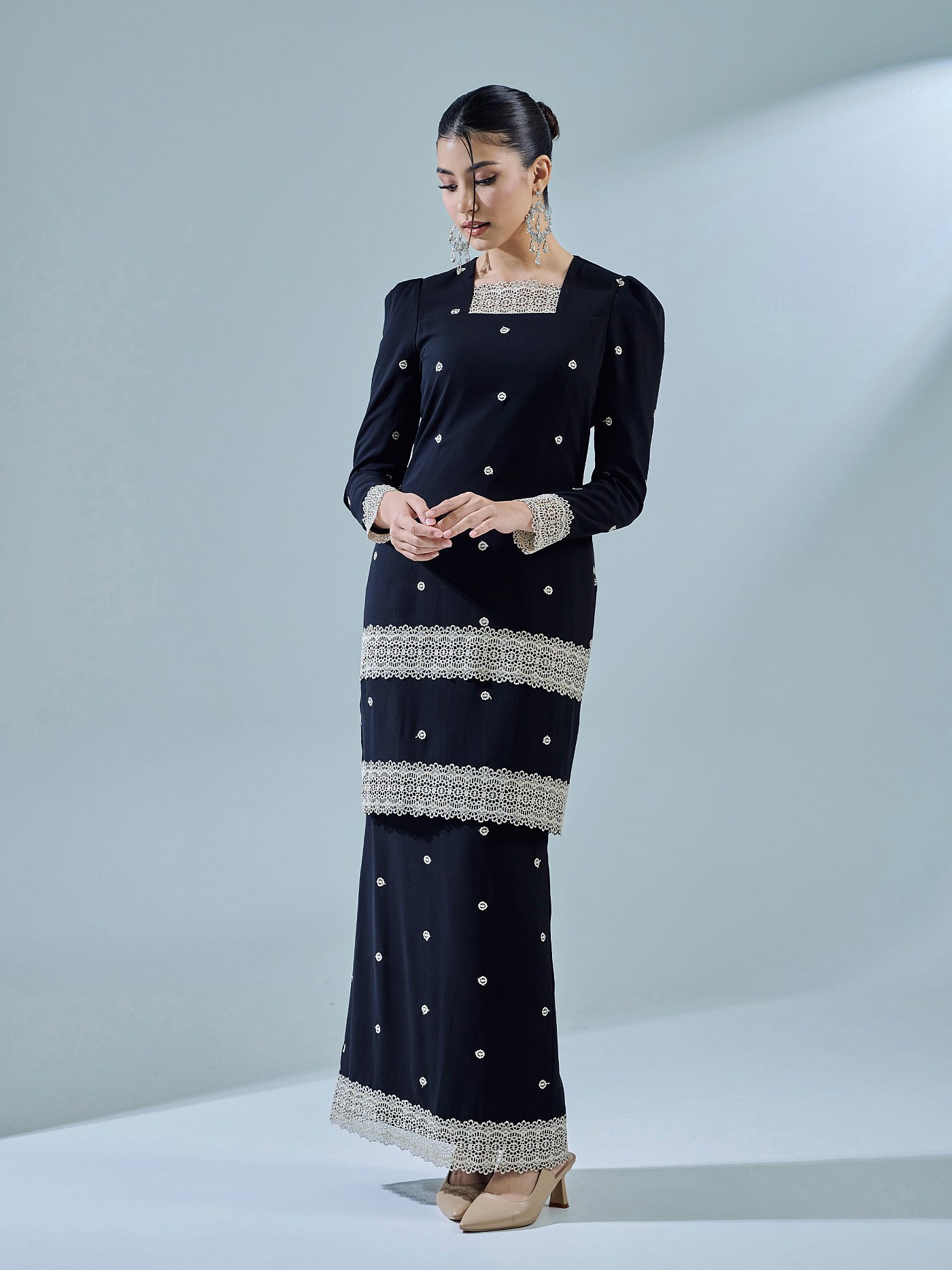 HELLYNA KURUNG - BLACK