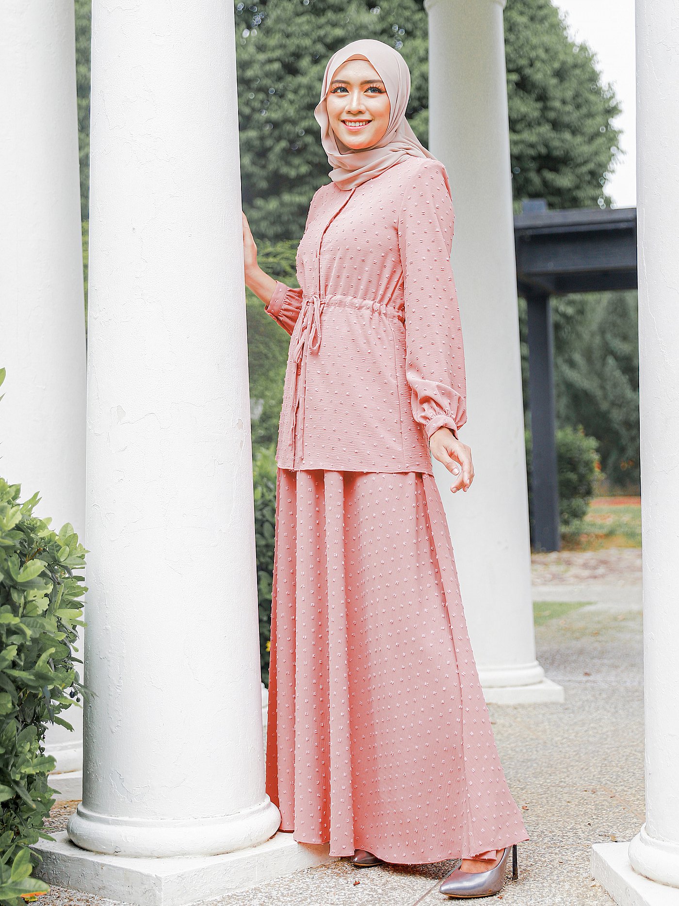 NYDIA DRESS - CORAL. PEACH