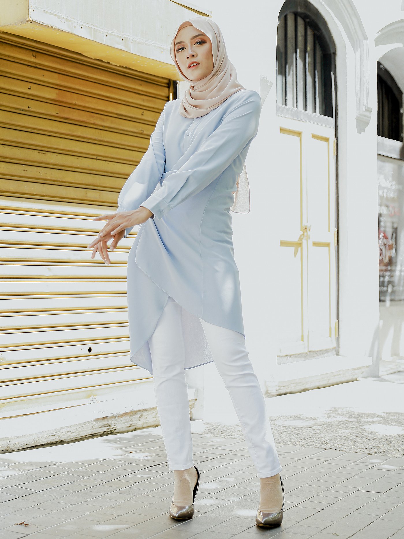 CAROL BLOUSE - DUSTY BLUE