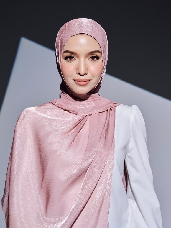 VIORA SHIMMER SHAWL - DUSTY ROSE VIORA SHIMMER SHAWL - DUSTY ROSE