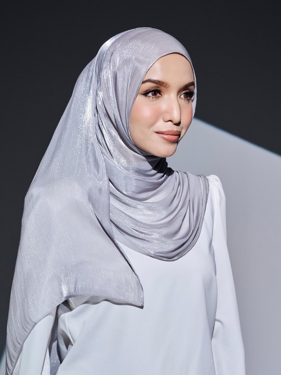 VIORA SHIMMER SHAWL - LIGHT GRAY VIORA SHIMMER SHAWL - LIGHT GRAY