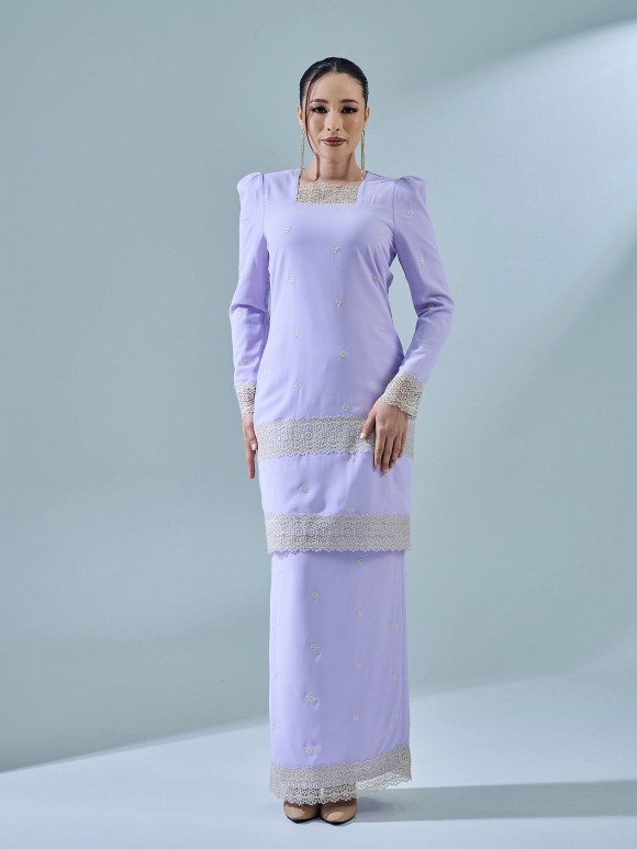 HELLYNA KURUNG - PASTEL LILAC HELLYNA KURUNG - PASTEL LILAC