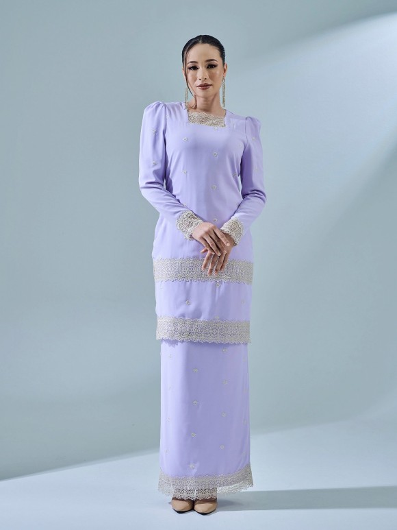 HELLYNA KURUNG - PASTEL LILAC HELLYNA KURUNG - PASTEL LILAC