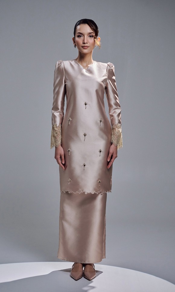 NAZIRA KURUNG - CHAMPAGNE NAZIRA KURUNG - CHAMPAGNE