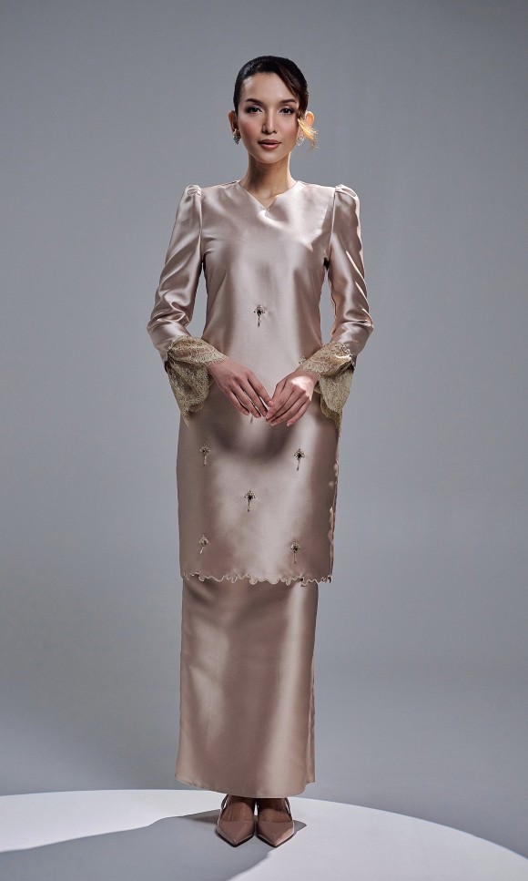 NAZIRA KURUNG - CHAMPAGNE NAZIRA KURUNG - CHAMPAGNE