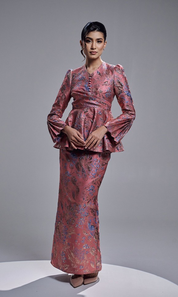 LUNA KURUNG - CORAL LUNA KURUNG - CORAL