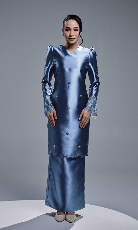 NAZIRA KURUNG - ASH BLUE NAZIRA KURUNG - ASH BLUE