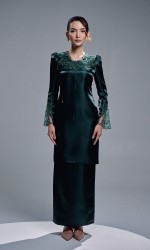 THALINA KURUNG - EMERALD THALINA KURUNG - EMERALD