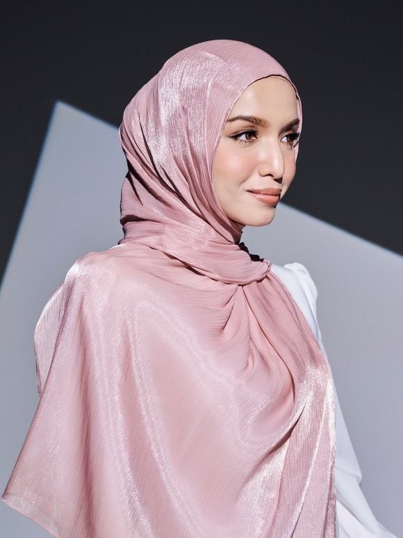 VIORA SHIMMER SHAWL - DUSTY ROSE VIORA SHIMMER SHAWL - DUSTY ROSE