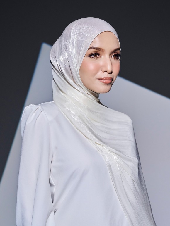 VIORA SHIMMER SHAWL - VANILA VIORA SHIMMER SHAWL - VANILA