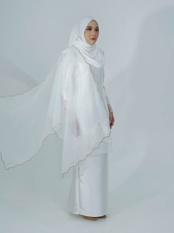 LOWELLE SELENDANG - OFF WHITE LOWELLE SELENDANG - OFF WHITE