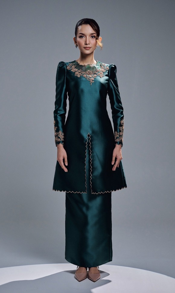 DARIYA KURUNG - EMERALD DARIYA KURUNG - EMERALD