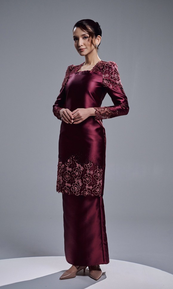 CALIS KURUNG - BURGUNDY CALIS KURUNG - BURGUNDY