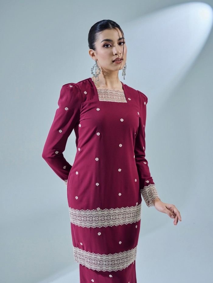 HELLYNA KURUNG - BURGUNDY