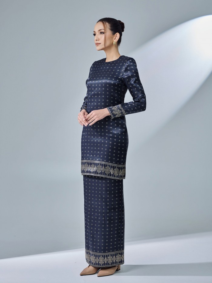 JAMILA KURUNG - NAVY