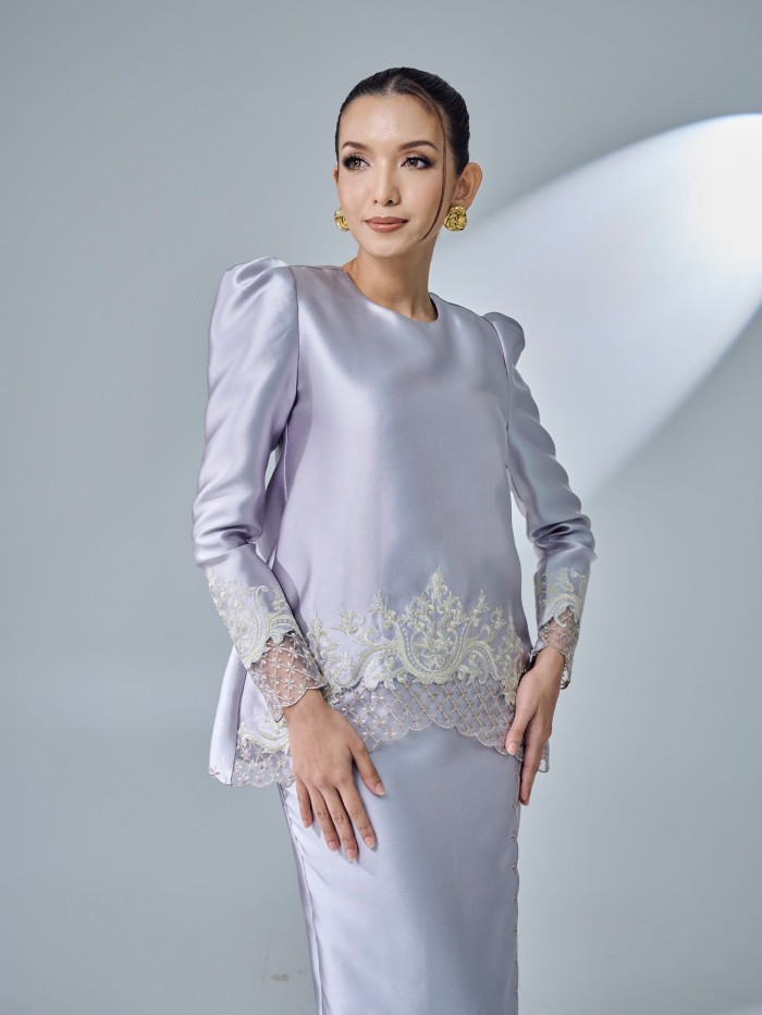 ESTIRA KURUNG - SILVER GREY